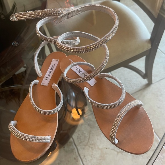 🌺NEW MARKDOWN🌺 $71 DOLLARS OFF RETAIL $120🌺FLAWLESS PREOWNED/ STEVE MADDE 🌺 - Picture 3 of 7